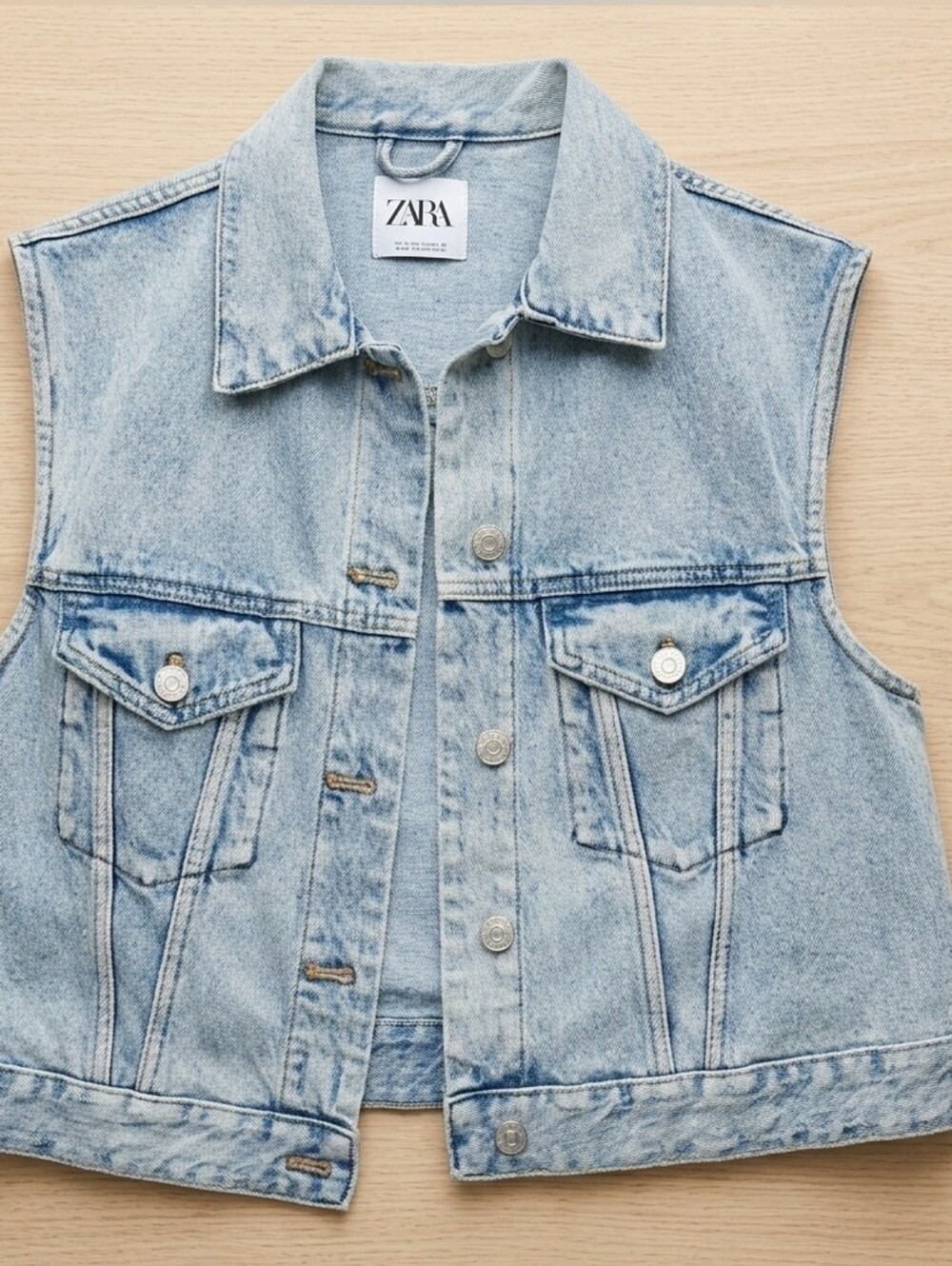 ZARA Light Wash Distresses Cropped Denim Vest / Sleeveless Jean Jacket